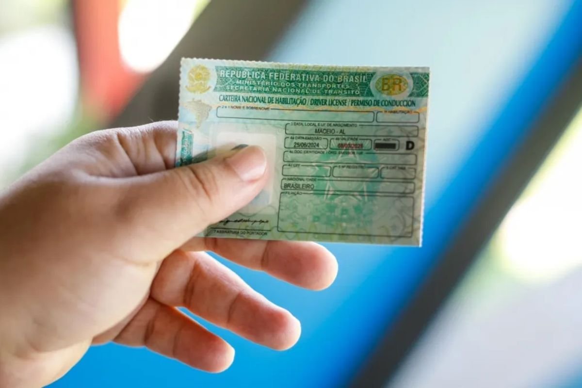 Idade mínima para tirar primeira carteira de habilitação pode ser reduzido; saiba mais