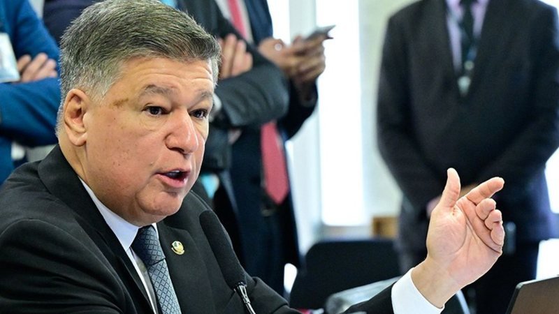 Presidente da CPMI do INSS comprou avião de R$ 1,5 milhão