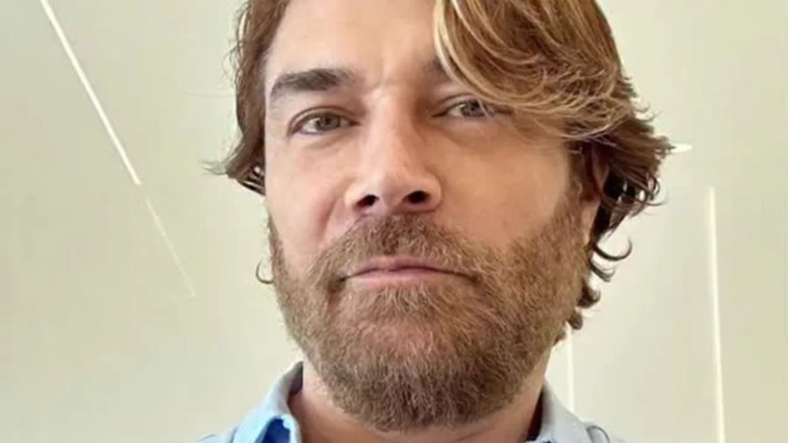 Rede de apoio se mobiliza após desabafo de dublador famoso sobre depressão nas redes sociais