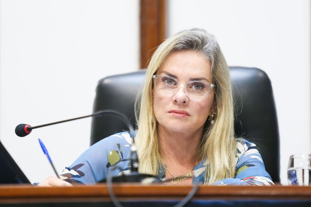 O temor de Ivana Bastos de se tornar uma vice decorativa