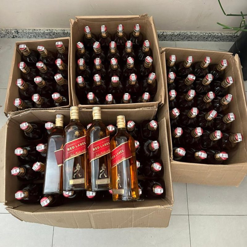 Homem é preso em Eunápolis com 90 garrafas de uísque com indícios de falsificação