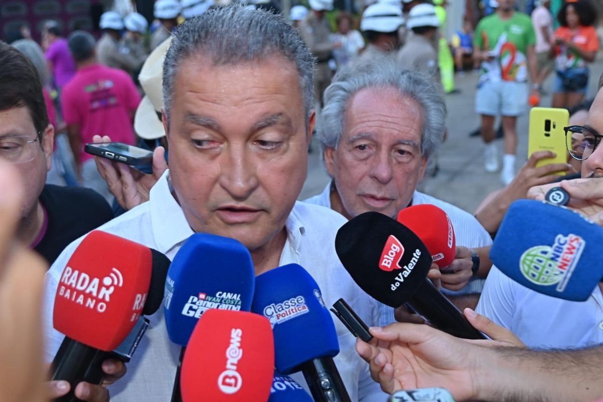 Rui Costa rebate críticas sobre fila da regulação e dispara: “Quando o PIX do banco cai eles somem”