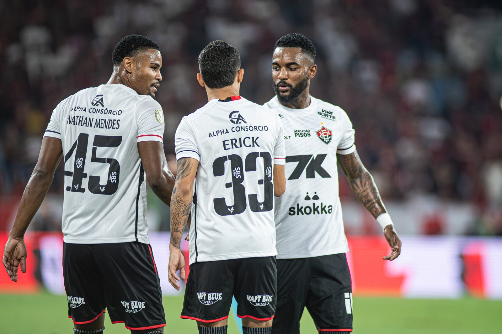 Athletico-PR x Vitória: onde assistir, arbitragem e prováveis escalações do jogo da 13ª rodada do Brasileirão