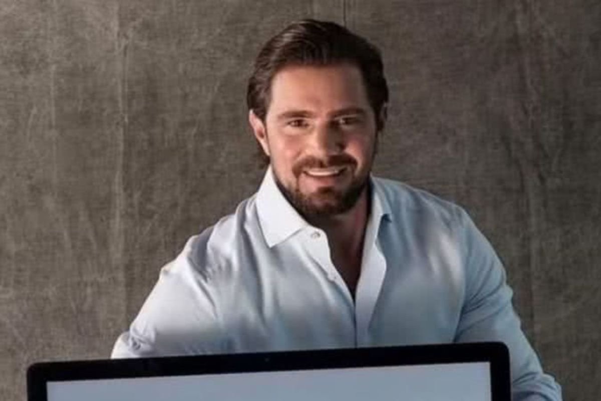 Daniel Vorcaro chega a hospital DF Star após passar mal em cela da PF; veja vídeo