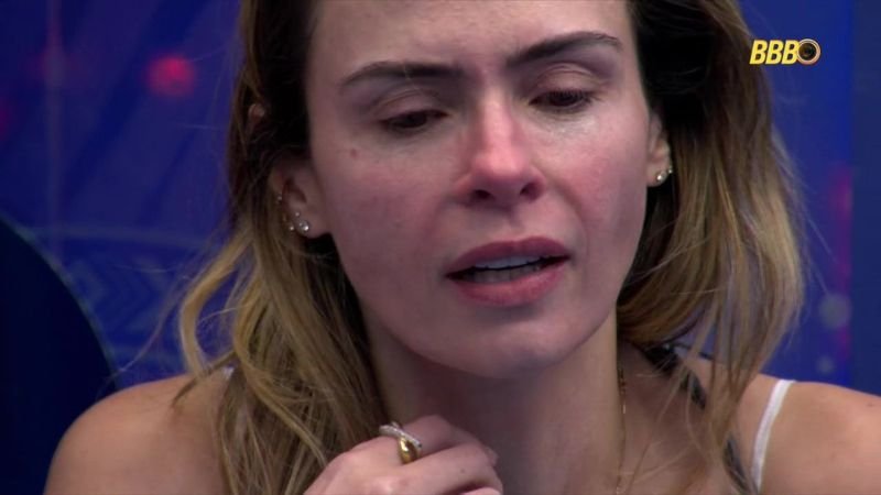 BBB 26: Ana Paula é informada que pai morreu, fica desnorteada e toma decisão; ASSISTA