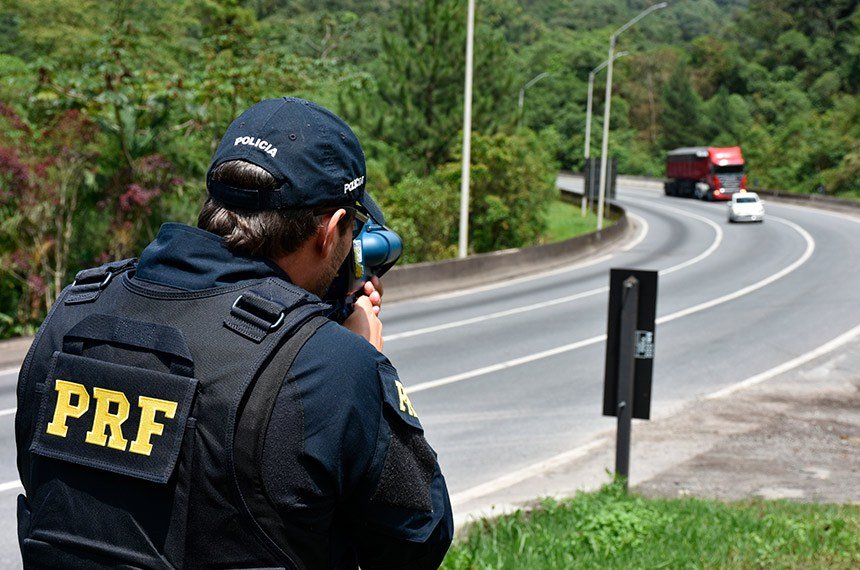 Multas de carro usado podem deixar de ser cobradas do novo proprietário