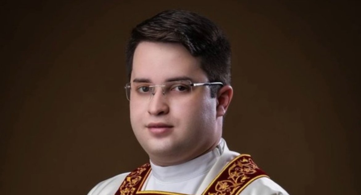 Padre que debochou de Preta Gil tem até 30 dias para pedir desculpa e escapar de multa de R$ 370 mil