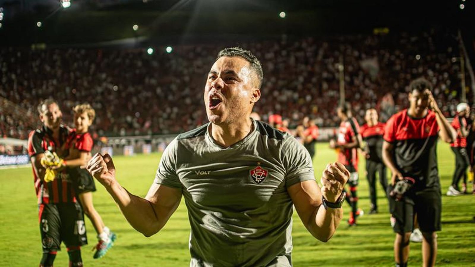 TUDO OU NADA! Jair Ventura confirma Vitória com força máxima em decisão no Nordestão