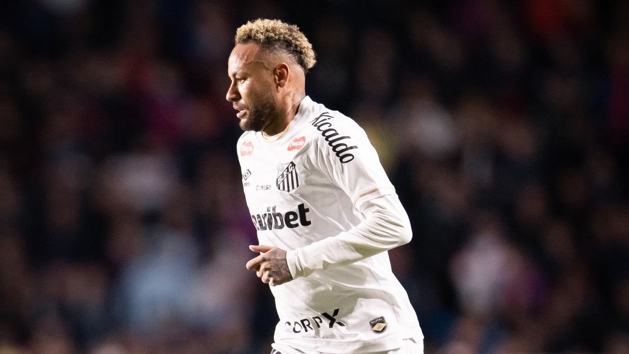Jornal europeu rasga elogios a Neymar após partida na Sul-Americana: "genialidade técnica"