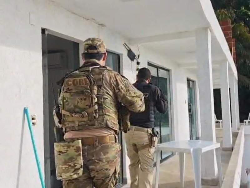 Chefe do Primeiro Comando de Eunápolis foge por passagem secreta durante operação no Vidigal