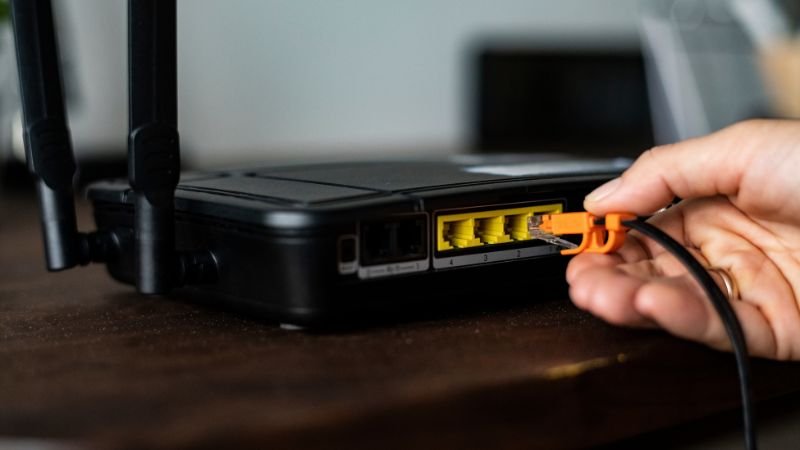 Marido se recusa a consertar wi-fi e é morto a tiros de espingarda pela companheira