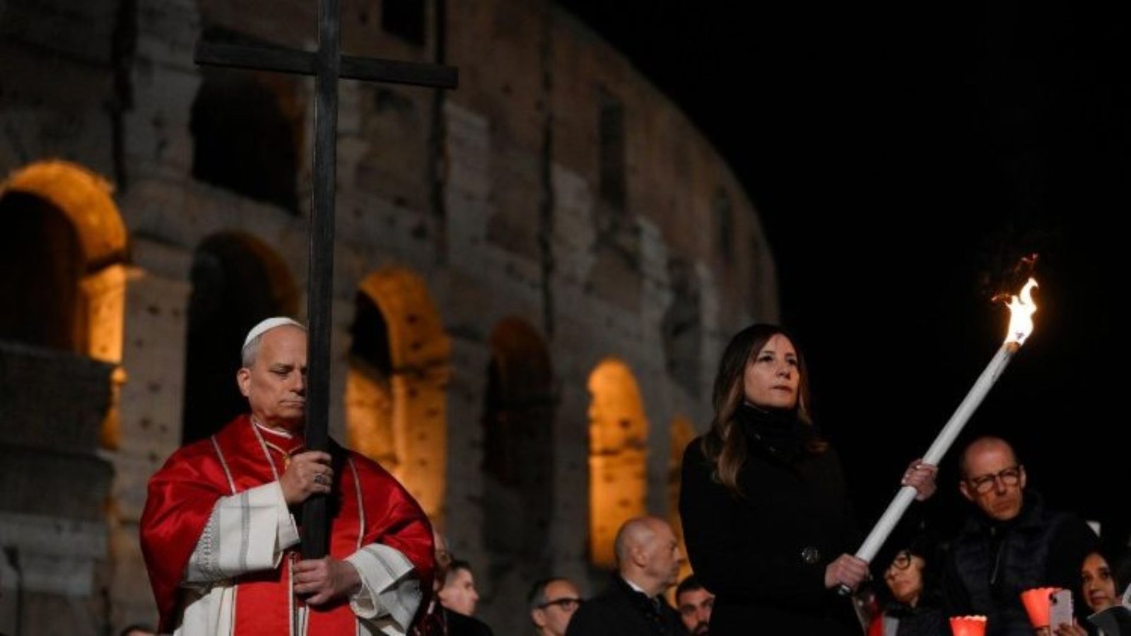 Papa Leão XIV cumpre Via-Sacra e destaca cenário de guerras e desigualdade no mundo; veja vídeo