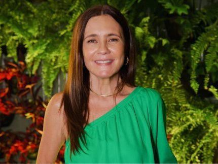 Internauta relata gesto emocionante de Adriana Esteves no aeroporto; veja o que aconteceu