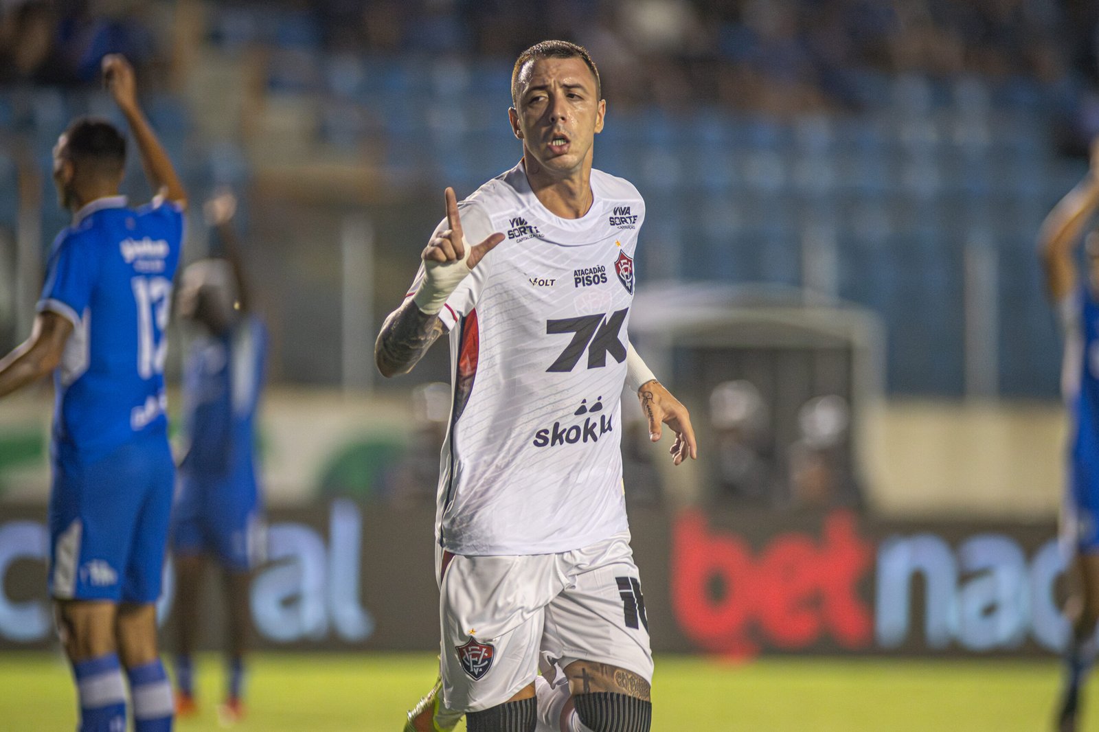 Com fim de longo jejum de atacante, Vitória empata com Confiança e garante classificação na Copa do Nordeste