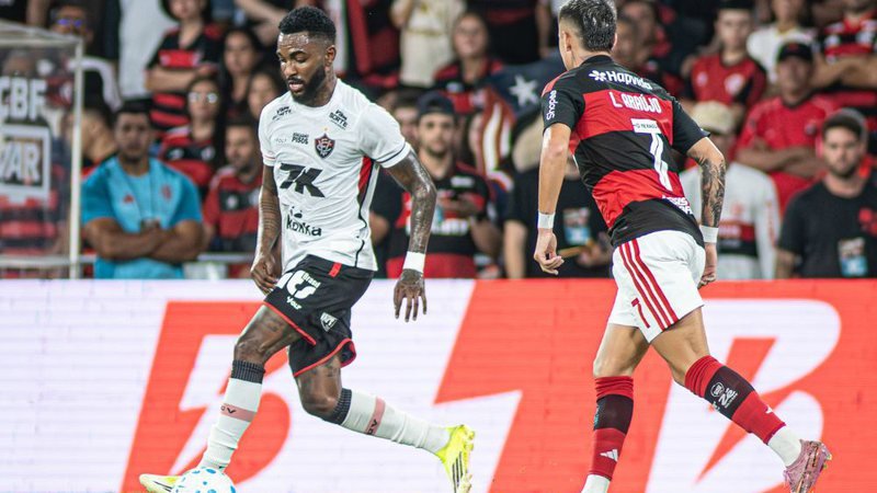 Jornal europeu chama arbitragem de Vitória x Flamengo de “escândalo” e cita preferências do clube carioca