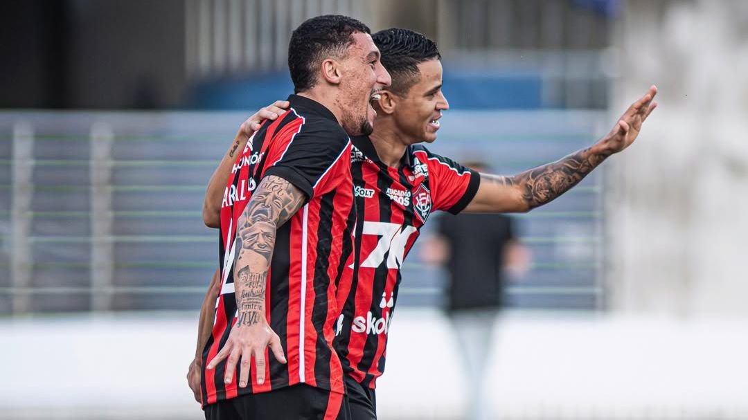 Vitória x Corinthians: onde assistir, arbitragem e prováveis escalações do confronto da 12ª rodada do Brasileirão