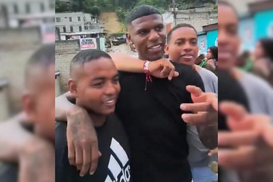 Zagueiro ‘desaparecido’ posta mensagem nas redes sociais; saiba mais