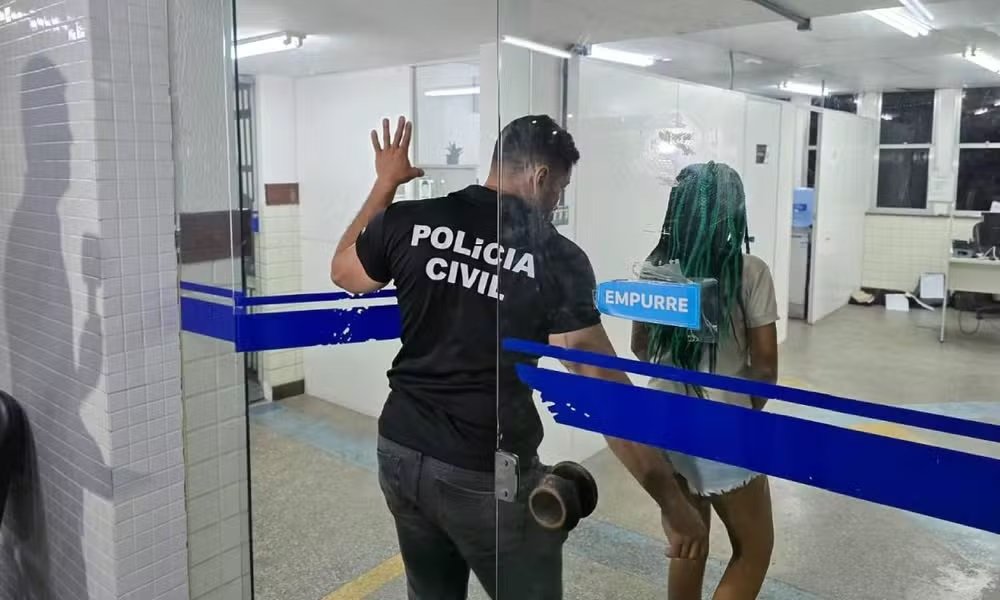 Mulher é presa acusada de participação em assalto no metrô