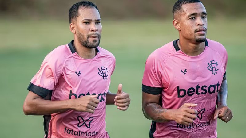 LADEIRA ABAIXO! Ex-atacante do Vitória deixa série A e acerta com time da 3ª divisão do Brasileirão