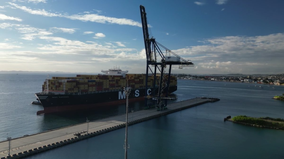 Chegada de navio vindo da China marca início das obras da Ponte Salvador-Itaparica