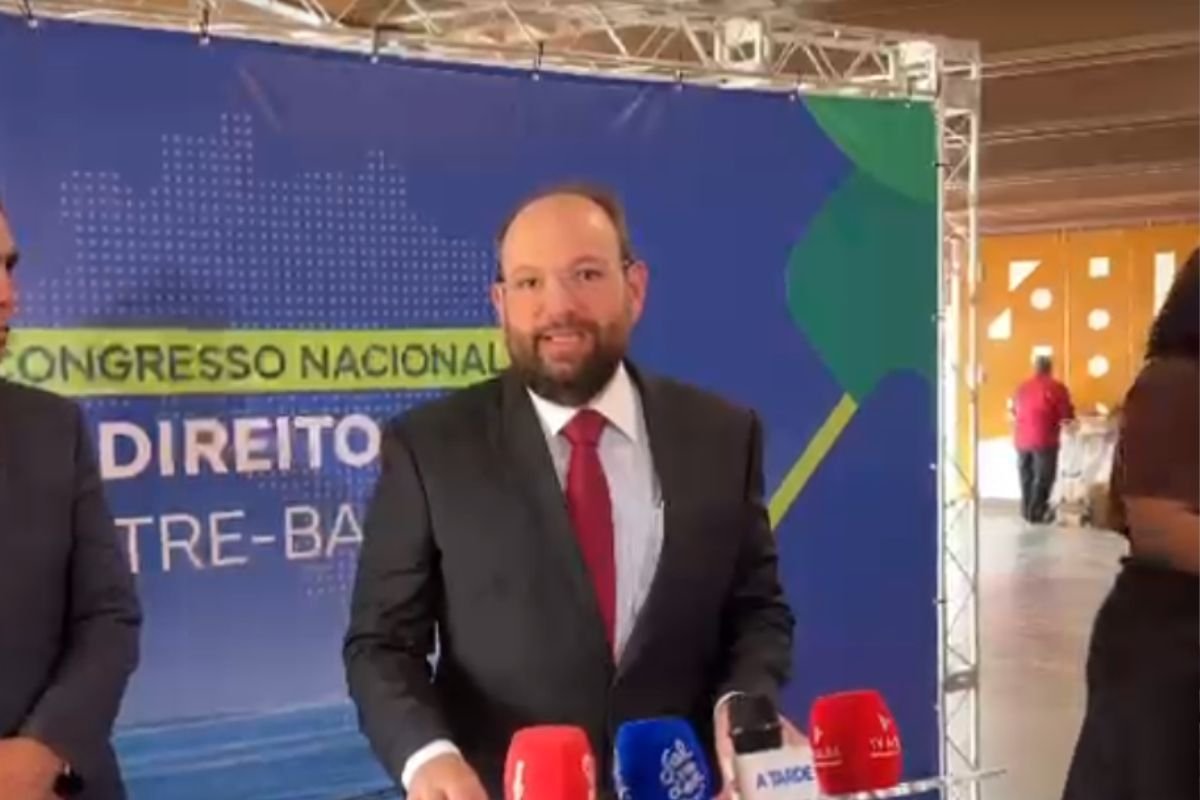 Maurício Kertzman destaca debates sobre IA e eleições durante Congresso Nacional no TRE