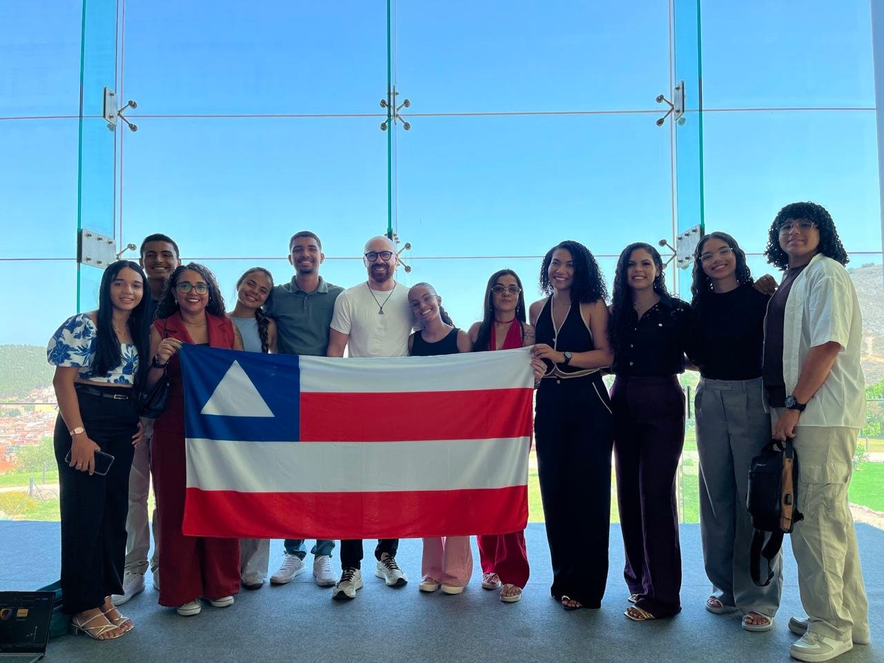 Estudantes de escolas públicas da Bahia apresentam pesquisa sobre semiárido baiano em congresso internacional na Europa