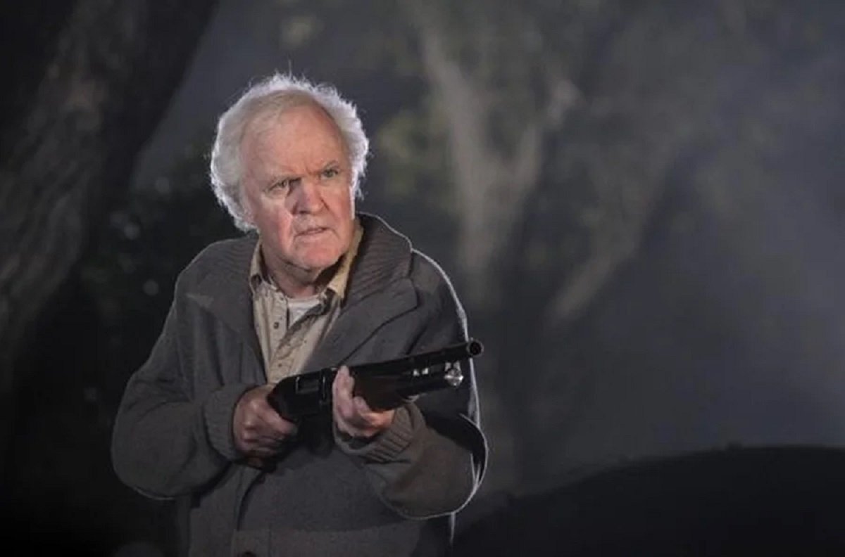 Ator de Top Gun é morto a facadas aos 81 anos; enteado confessa crime