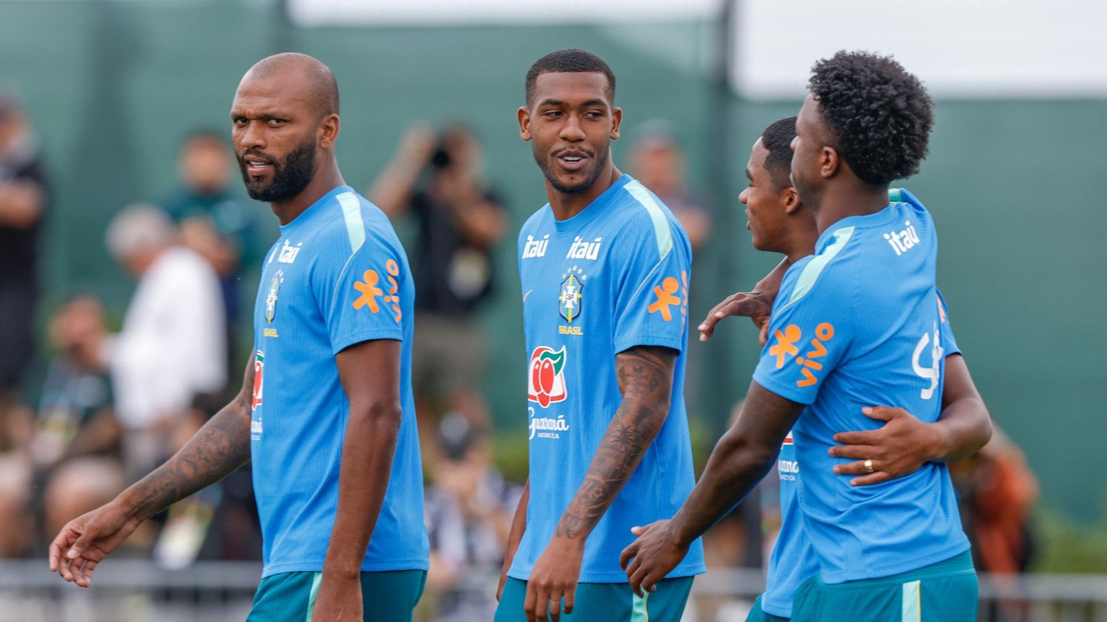 Jogador da Seleção revela como conheceu a esposa: “Falei que ela ia ser minha”