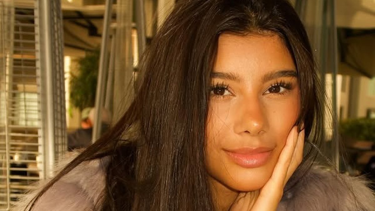 Filha de ídolo do Flamengo se forma na Ucrânia após se casar com ex-jogador do Fluminense; veja fotos