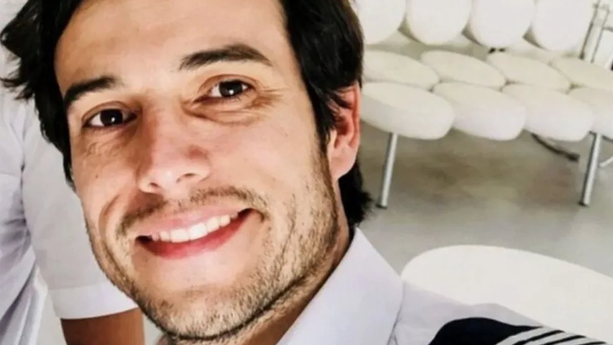 TRAGÉDIA! Piloto se joga de avião durante voo de instrução e deixa aluna sozinha na cabine: "você sabe o que fazer"