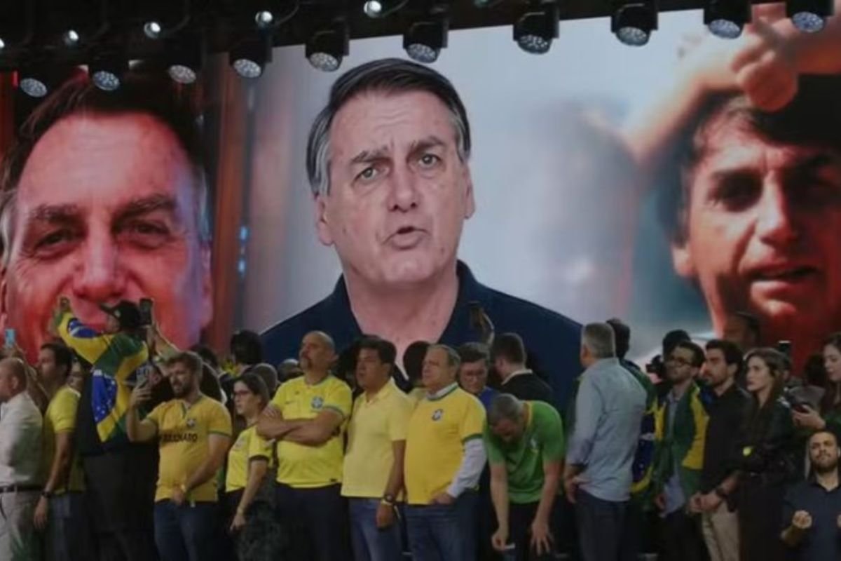 Campanha de Flávio Bolsonaro troca novamente de marqueteiro e anuncia novo nome