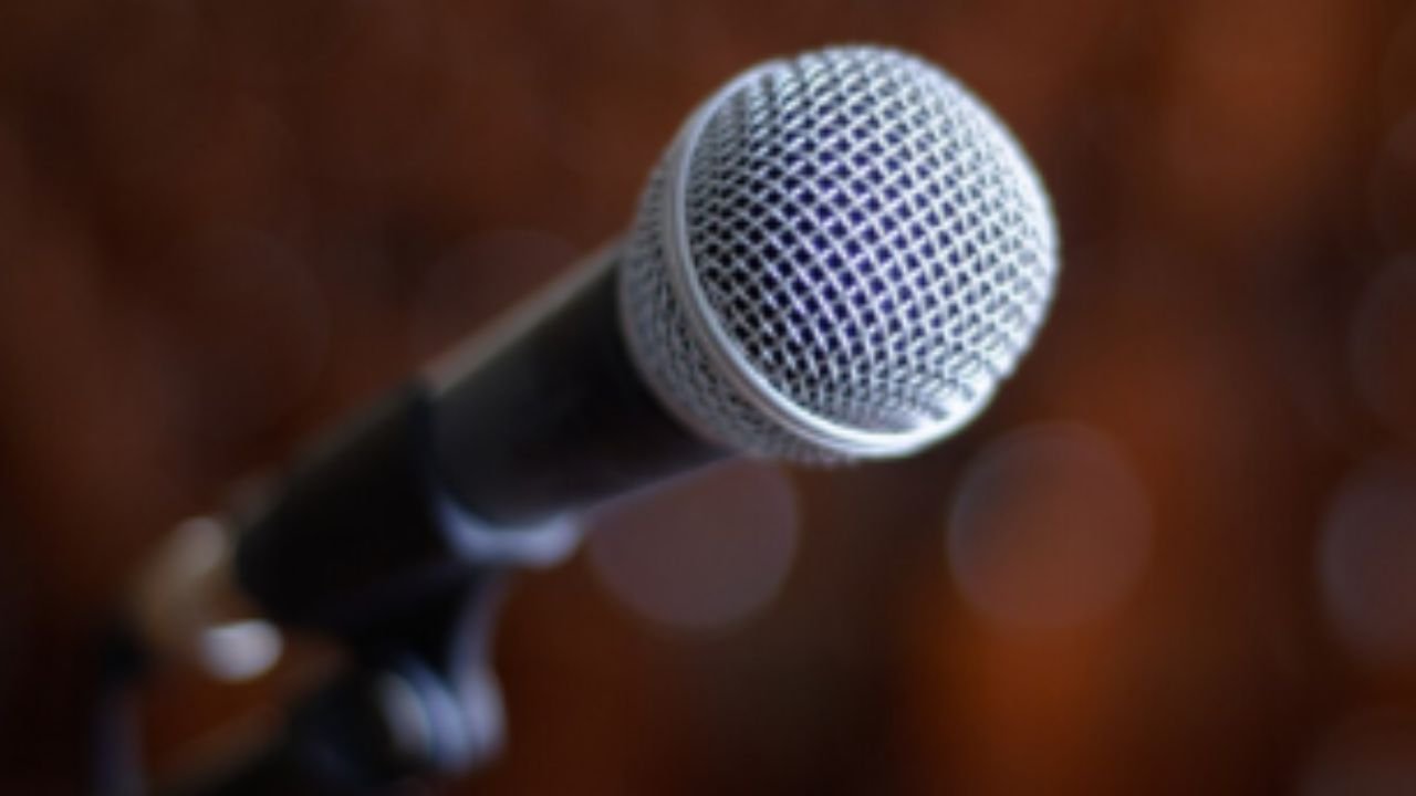 Cantor anunciar saída de famoso grupo de pagode; saiba quem