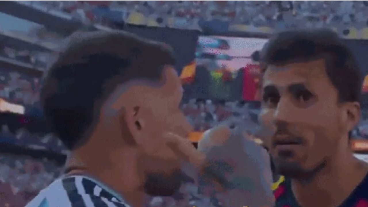 Leitura labial flagra discussão de jogadores na final da Copa: "fale menos, idiota"
