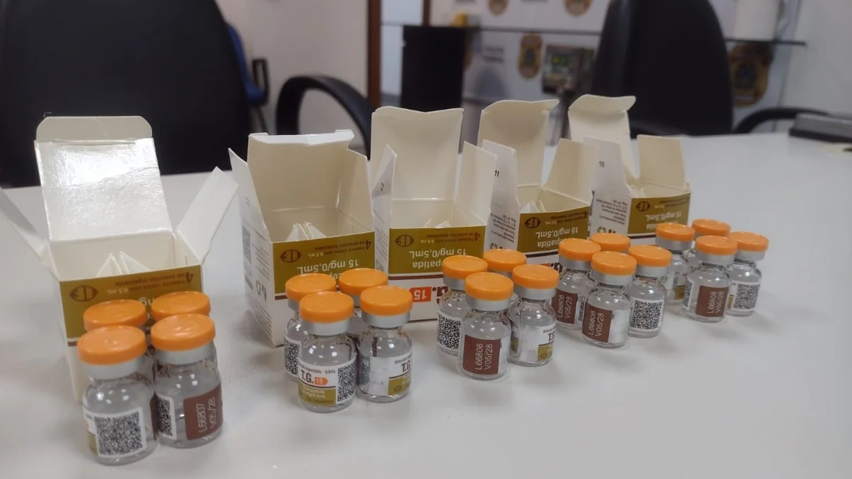 PF prende homem em aeroporto com 20 ampolas de medicamento para emagrecer