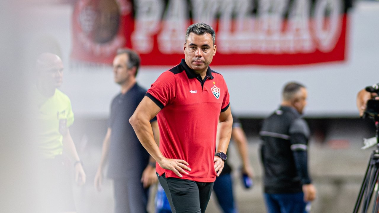 Jair Ventura defende Lucas Arcanjo após falha do goleiro: "Seleção"