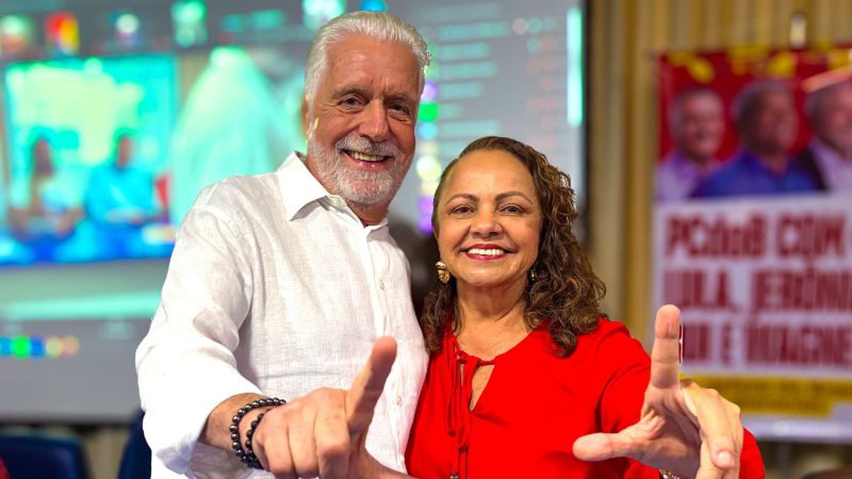 Wagner anuncia Aladilce Souza como segunda suplente em convenção do PCdoB: 'Nós precisamos libertar a capital'