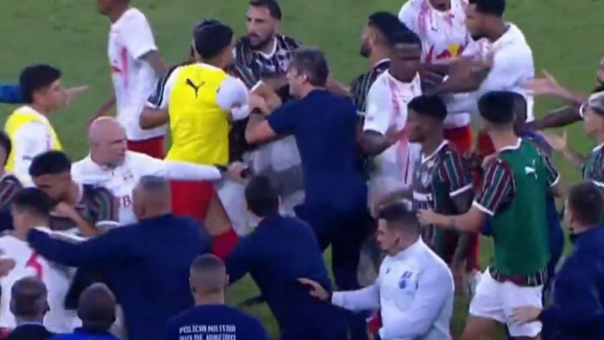 Saudades do Brasileirão? Partida da Série A tem briga generalizada no fim do jogo