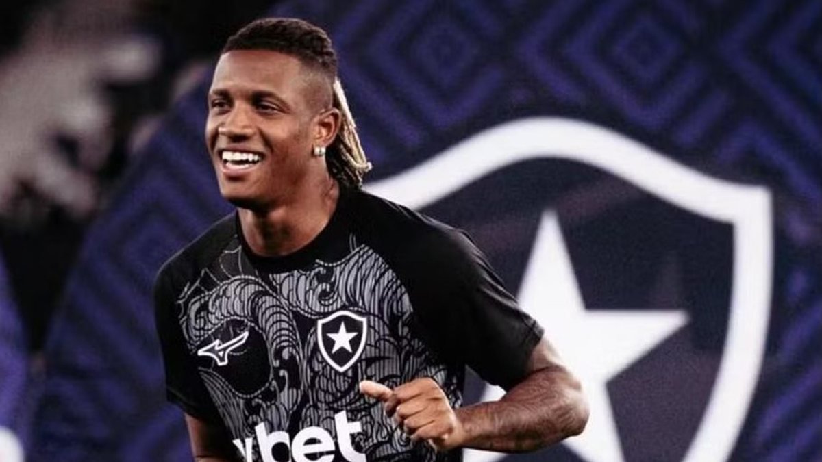 Volante baiano abre o jogo sobre negociação e faz pedido a clube da Série A: “Respeite minha decisão”