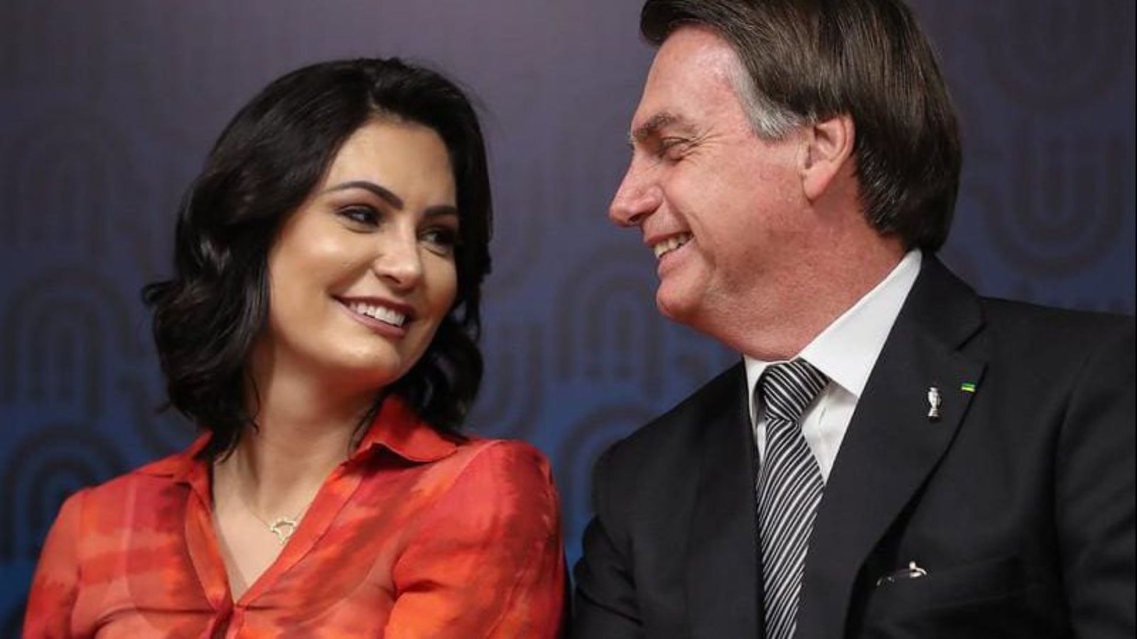 Defesa de Bolsonaro pede ao STF liberação de visitas de irmã de Michelle para cuidar da filha