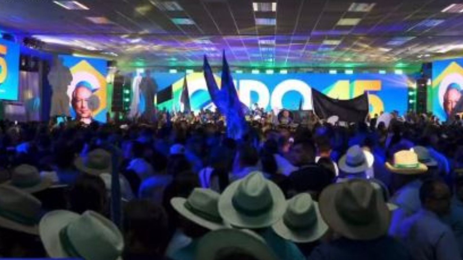 "Basta pegar uma boquinha, meter a mão e roubar", diz Ciro Gomes em ataque ao PT