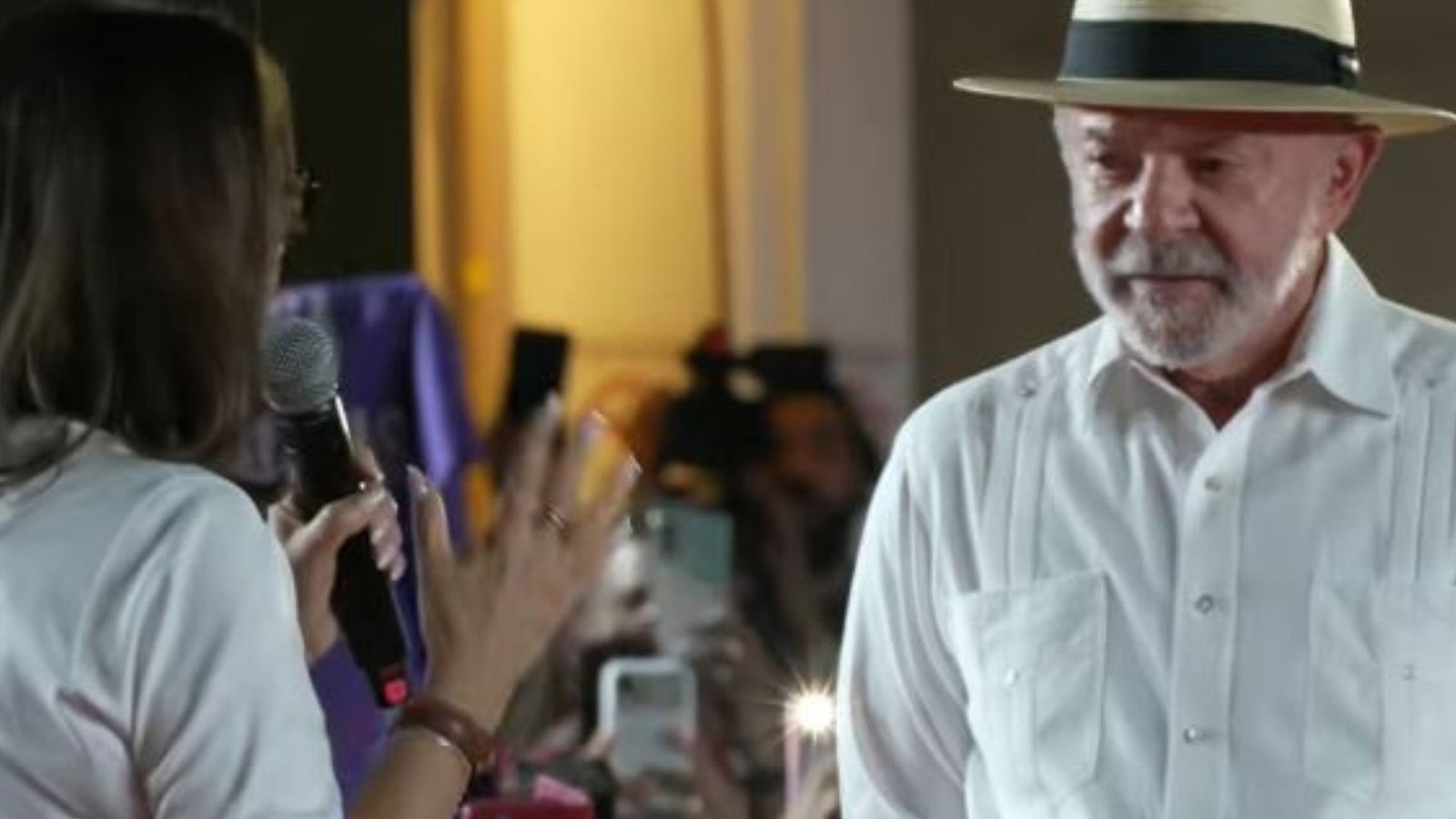 Em Convenção do PT, Janja discursa e se declara a Lula: "Sua missão se transforma na minha"
