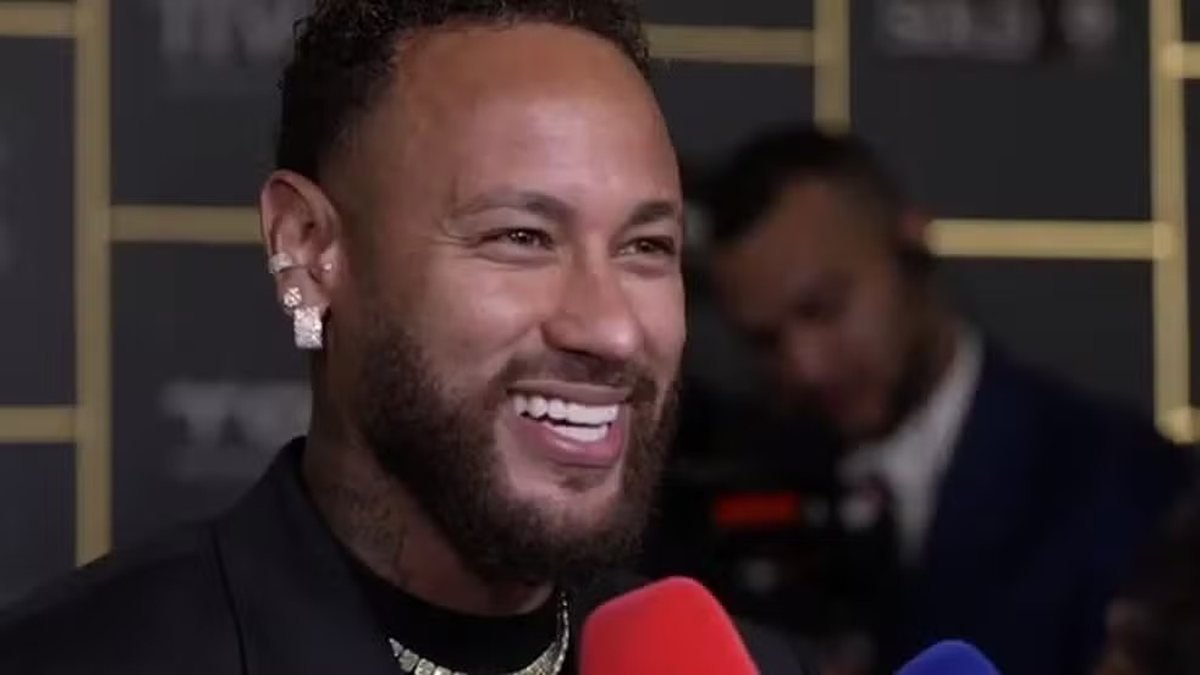 Neymar deixa futuro em aberto e cogita aposentadoria; pai rebate decisão