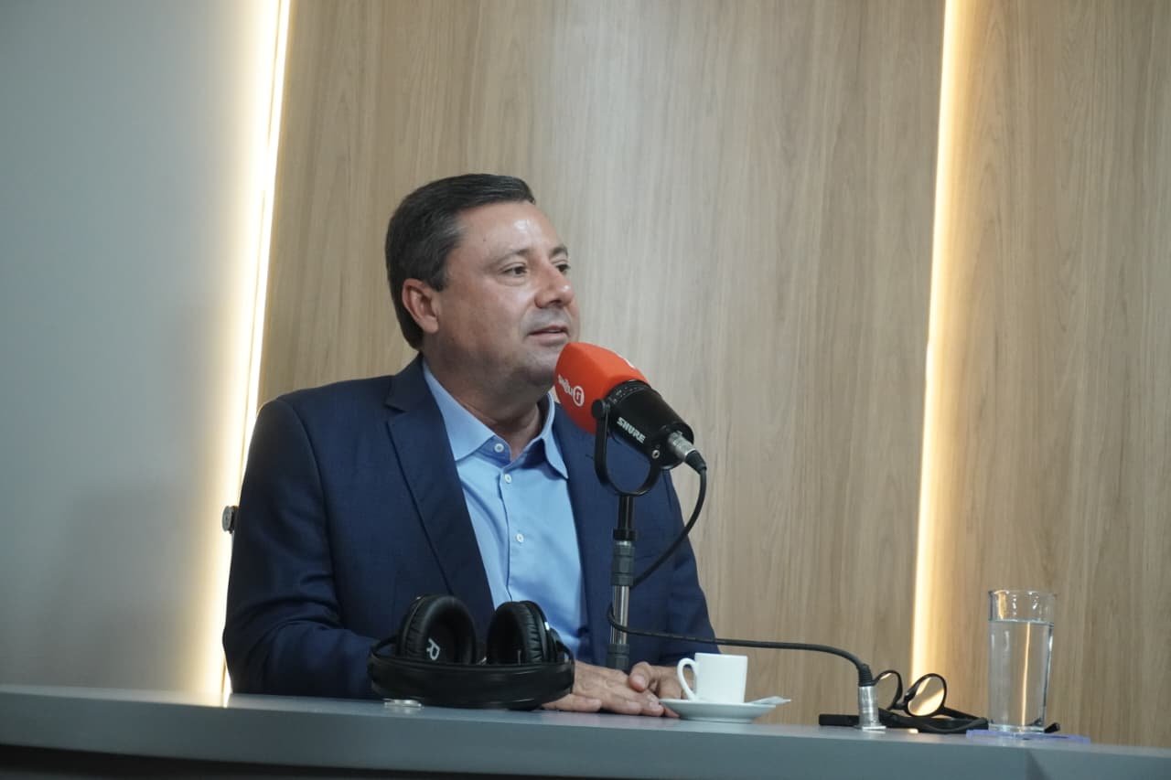 “Se pode ser deputado, ele tem que estar solto”, diz Emerson Penalva sobre Binho Galinha