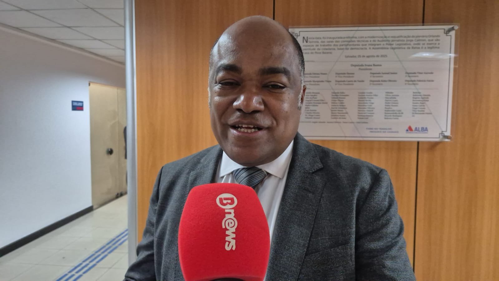 Samuel Junior critica neutralidade do Republicanos perante Flávio Bolsonaro: "Não é papel de um partido"